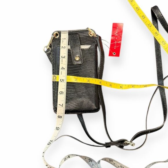 KELLY & KATIE Women’s Black Textured Faux Leather Crossbody Phone Bag NWT - Picture 4 of 5